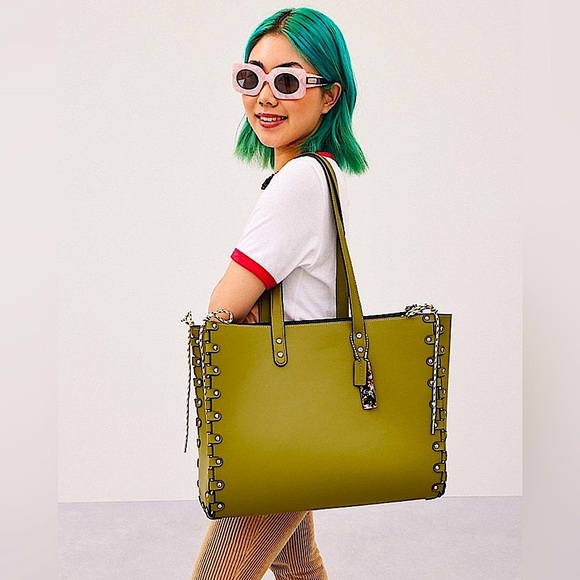 Authentic Large Re-Laceable Tote In Coachtopia Leather - Picture 1 of 14